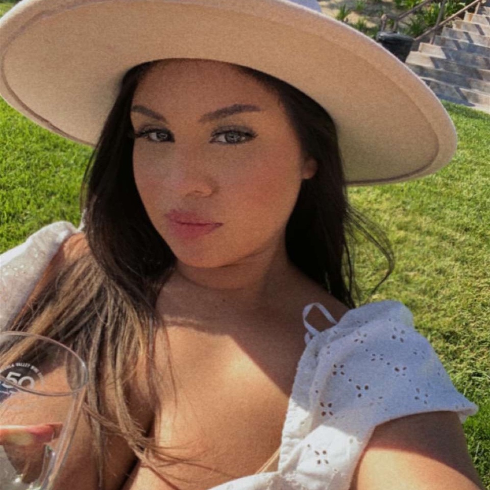Meet your Posher, Alondra